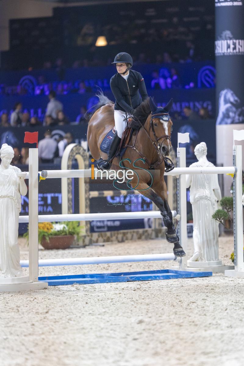 Sadran Jeanne (FRA) riding Funky Boy des Reves_Verona_20241109_SS358197.jpg